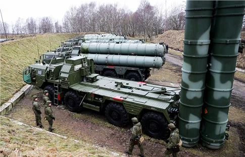 ΗΠΑ προς Τουρκία: «Θα πληρώσετε τις συνέπειες αν παραλάβετε τους S-400» (βίντεο)